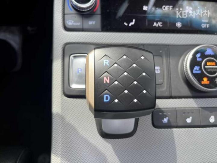 Hyundai Palisade 3.8 Gasoline 4WD Prestige 6