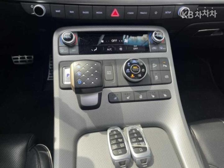 Hyundai Palisade 3.8 Gasoline 4WD Prestige 7