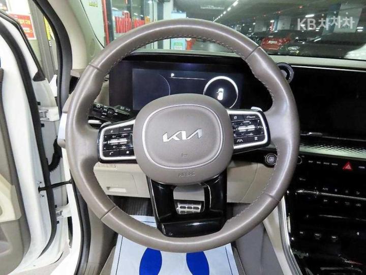 Kia Carnival High Limousine D2.2 Signature 9