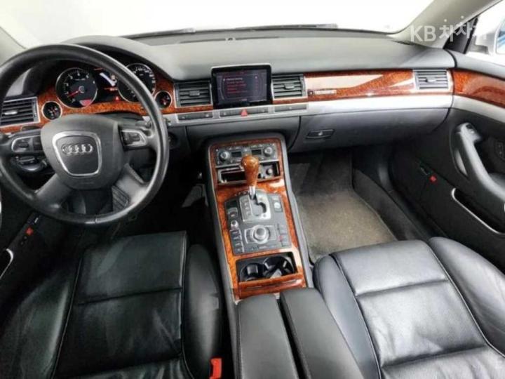 Audi A8 NEW 4.2 FSI Quattro D4 6