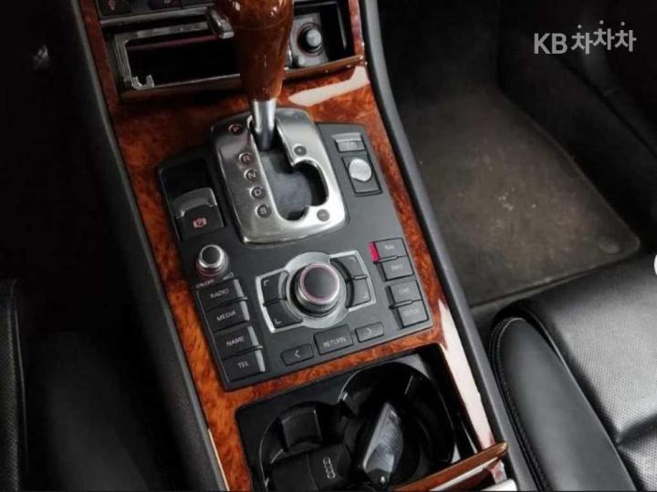 Audi A8 NEW 4.2 FSI Quattro D4 7