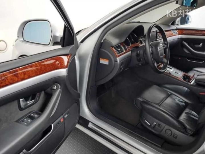 Audi A8 NEW 4.2 FSI Quattro D4 9