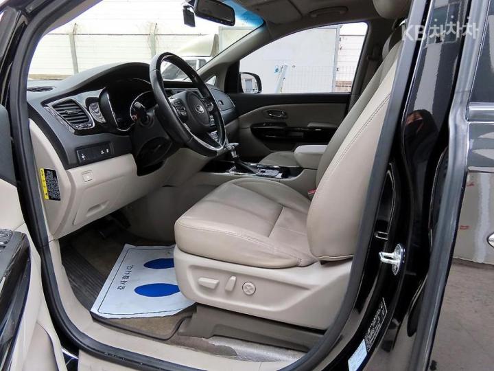 Kia Carnival 2.2 Diesel Limousine President 6