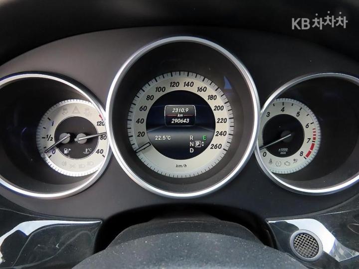 Mercedes-Benz CLS-Class W218 CLS400 W218 10