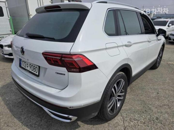 Volkswagen Tiguan 2.0 TDI 4Motion Prestige 5