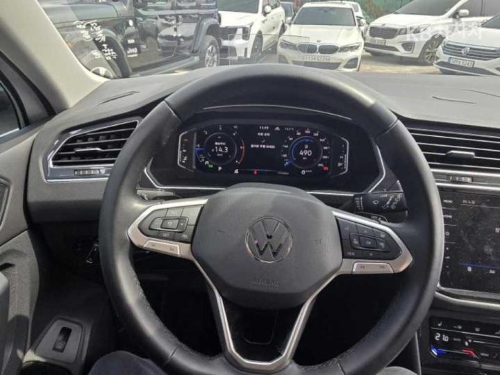 Volkswagen Tiguan 2.0 TDI 4Motion Prestige 9