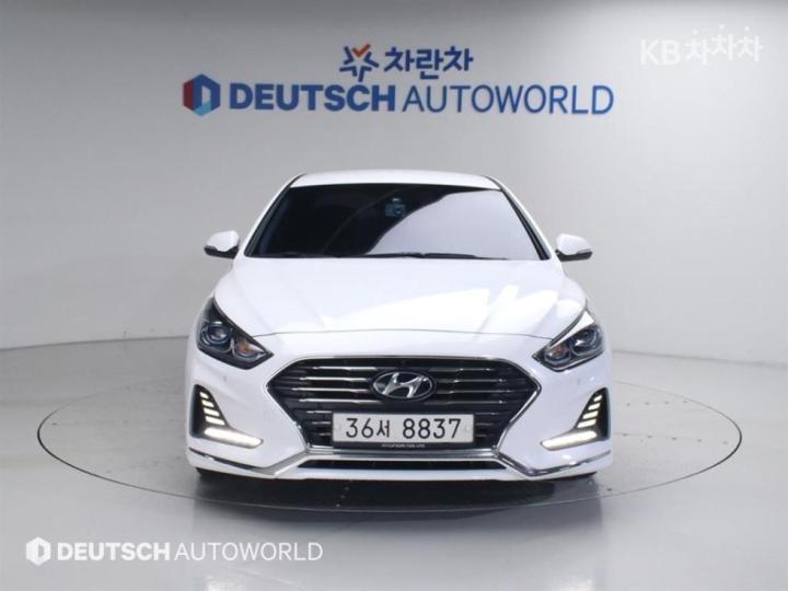 Hyundai Sonata New Rise Hybrid 2.0 HEV Modern 4