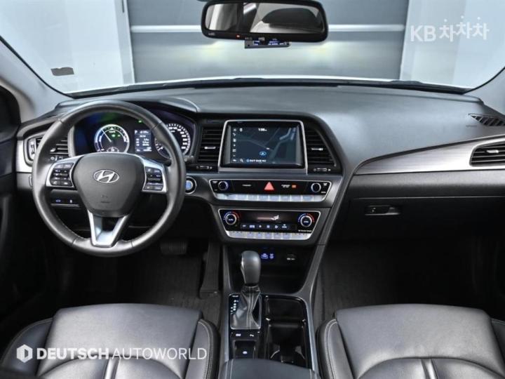 Hyundai Sonata New Rise Hybrid 2.0 HEV Modern 8