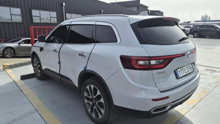 Renault QM6 2.0 2WD RE Signature 3