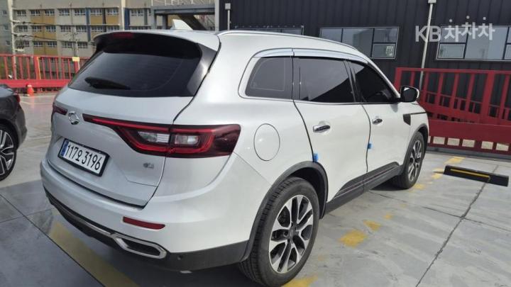 Renault QM6 2.0 2WD RE Signature 4