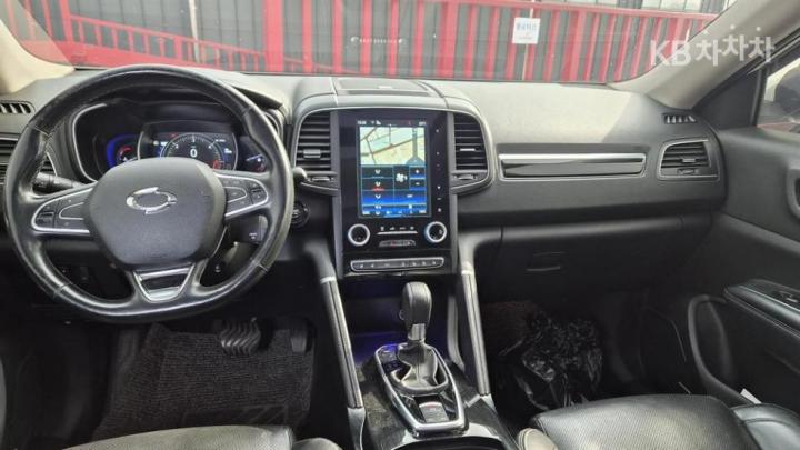 Renault QM6 2.0 2WD RE Signature 8