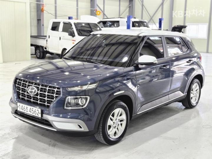 Hyundai Venue Gasoline 1.6 Modern 4