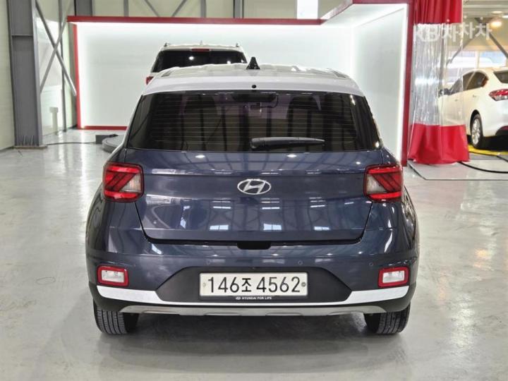 Hyundai Venue Gasoline 1.6 Modern 6