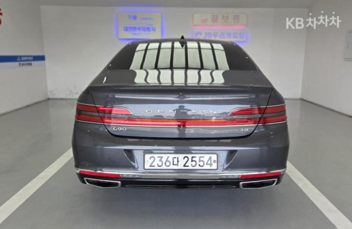 Genesis G90 3.8 GDi Luxury 5