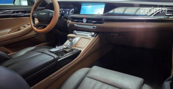 Genesis G90 3.8 GDi Luxury 8