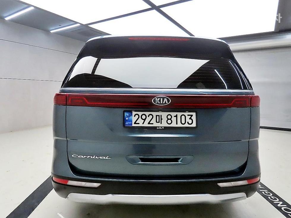 2021 - kia carnival