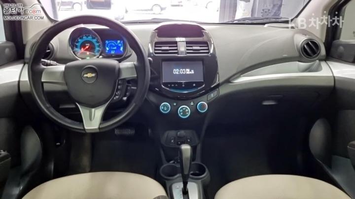 Chevrolet Spark S LT 8