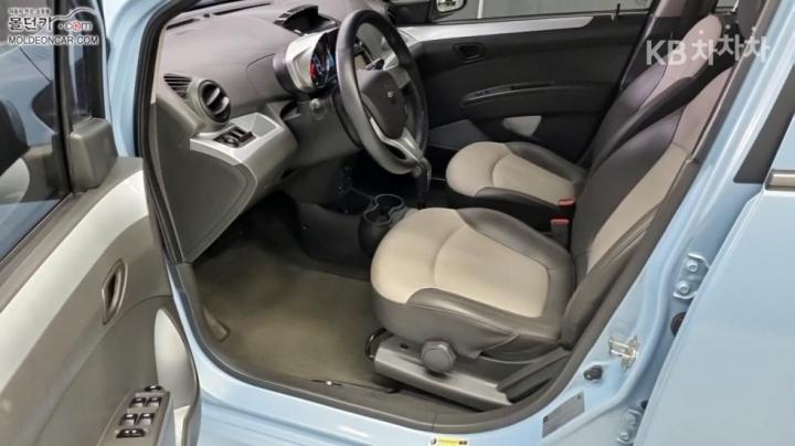 Chevrolet Spark S LT 10