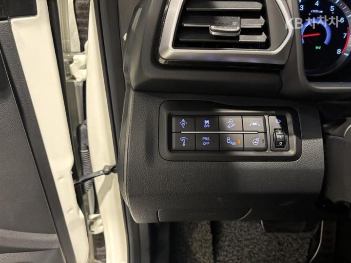 KG Mobility (Ssangyong) Tivoli 1.5 T-GDi V7 9