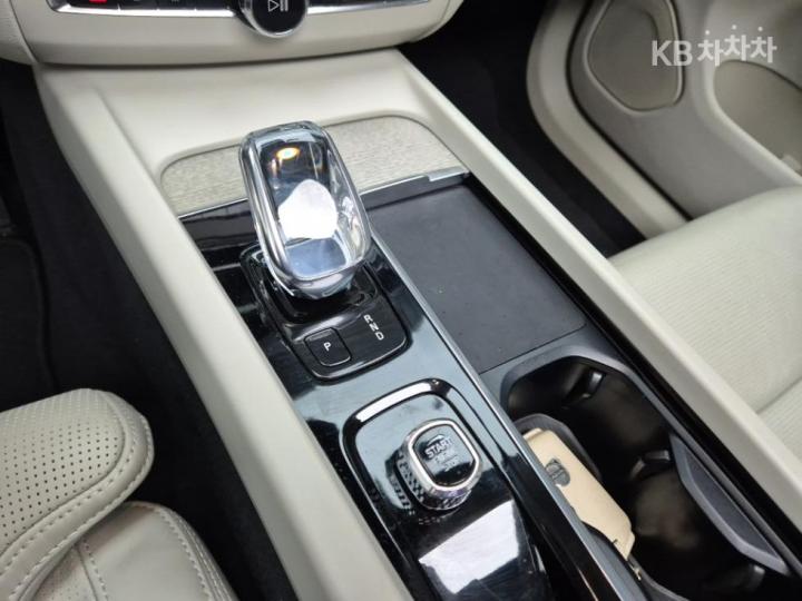 Volvo XC60 T8 Ultimate Bright 9