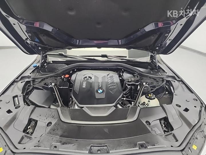 BMW 7 Series G11 730d xDrive Design Pure Excellence 6