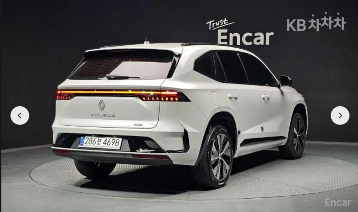 Renault Koleos E-Tech Hybrid Iconic 3