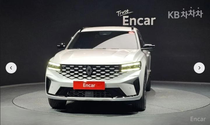 Renault Koleos E-Tech Hybrid Iconic 4