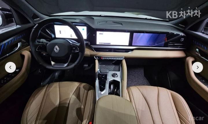 Renault Koleos E-Tech Hybrid Iconic 8