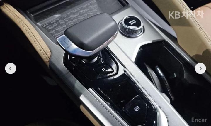 Renault Koleos E-Tech Hybrid Iconic 10