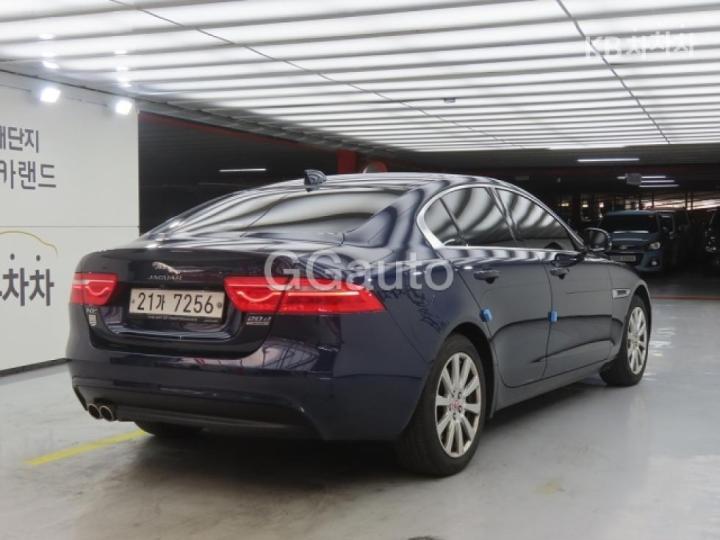 Jaguar XE 2.0 Diesel PORTFOLIO 5