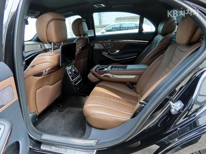 Mercedes-Benz S-Class New S560L 4MATIC 7