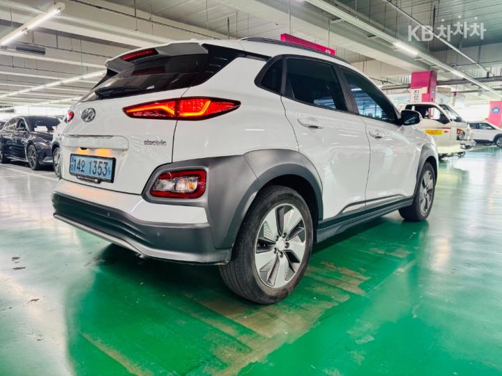 Hyundai Kona Electric Premium 6