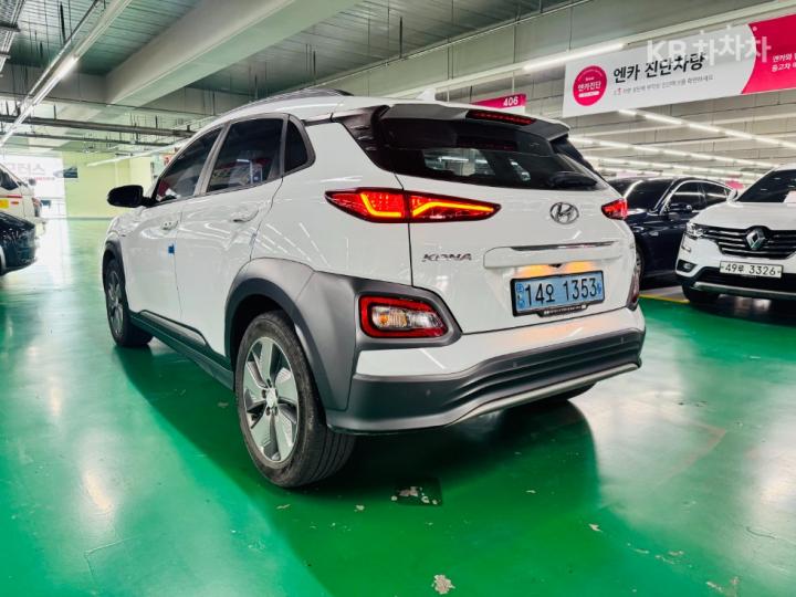 Hyundai Kona Electric Premium 8