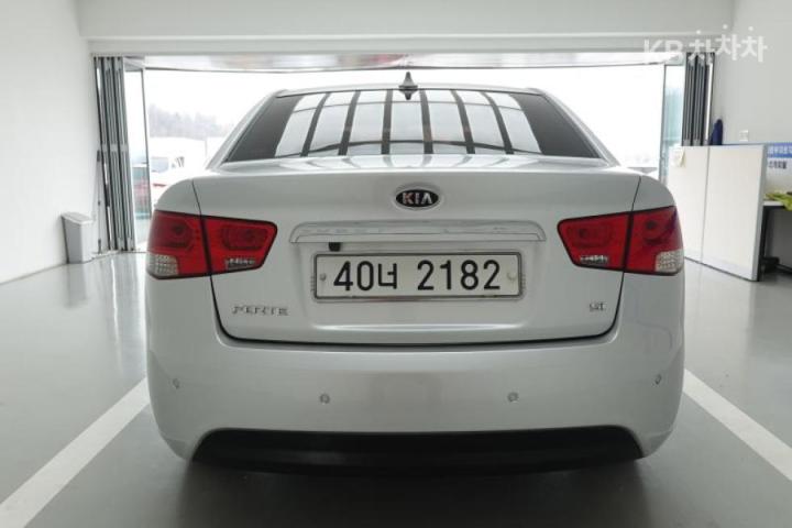 Kia Forte 1.6 CVVT Si 5