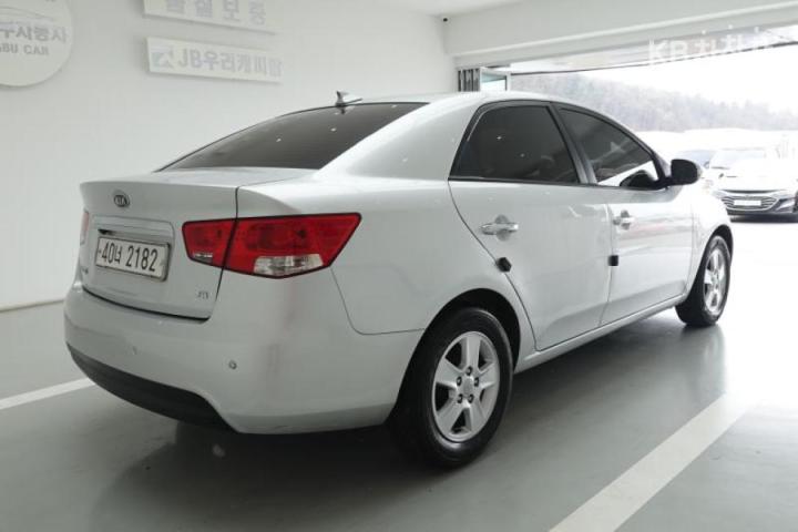 Kia Forte 1.6 CVVT Si 6