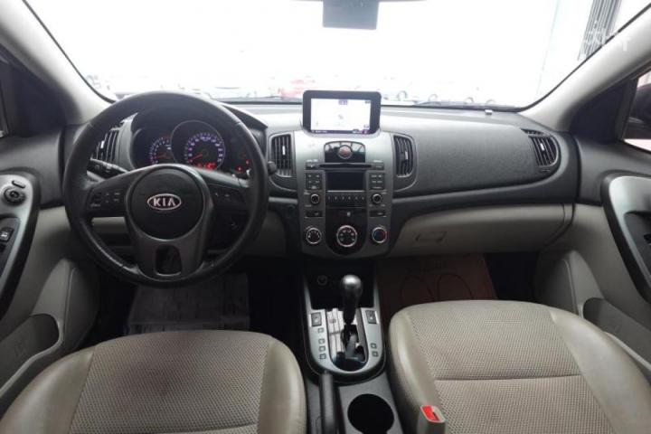 Kia Forte 1.6 CVVT Si 8