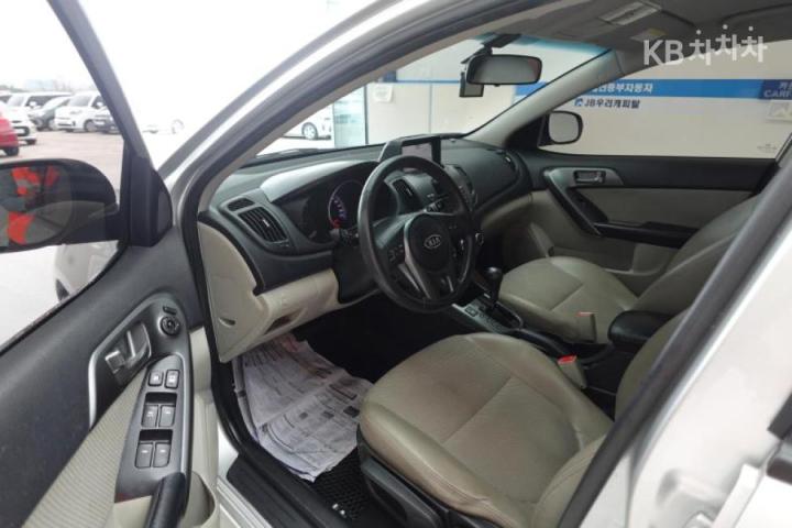 Kia Forte 1.6 CVVT Si 9