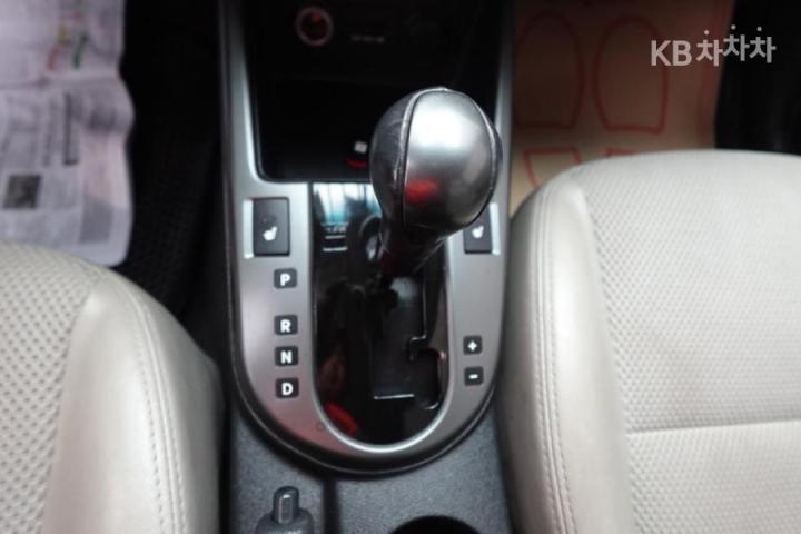 Kia Forte 1.6 CVVT Si 10