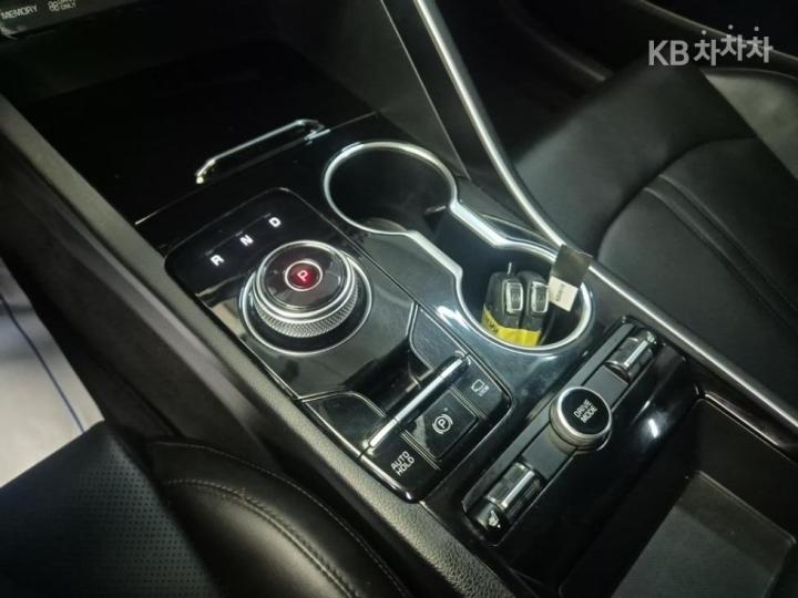 Kia K5 Hybrid 2.0 HEV Trendy 9