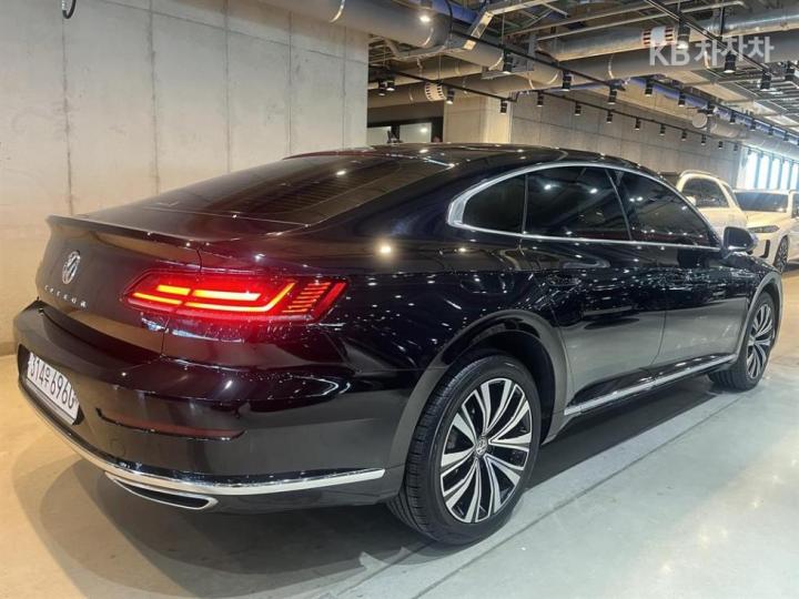 Volkswagen Arteon 2.0 TDI Elegance Prestige 5