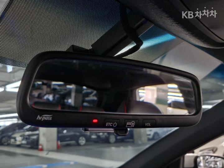 Hyundai Kona 1.6 Turbo Modern Tech 9