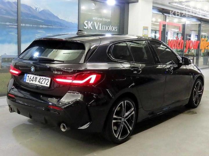 BMW 1 Series F40 120i M Sport 5