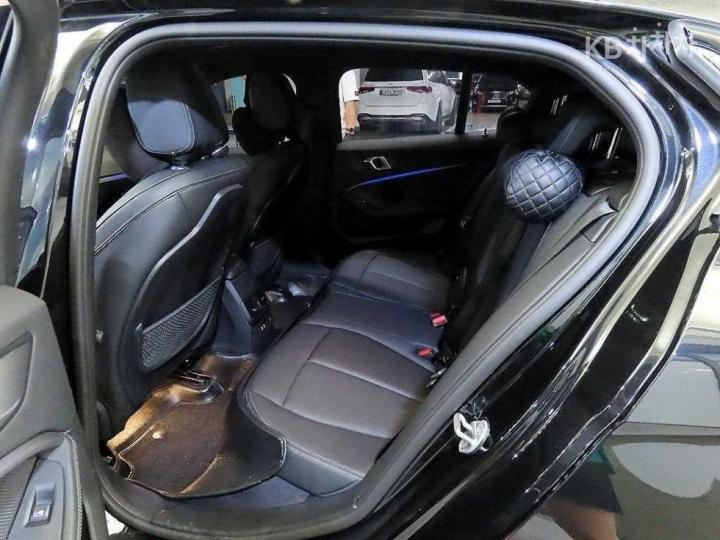 BMW 1 Series F40 120i M Sport 8