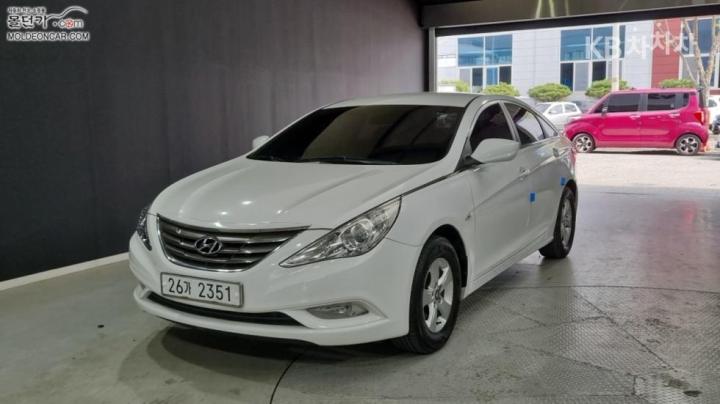 Hyundai Sonata YF LPi Deluxe