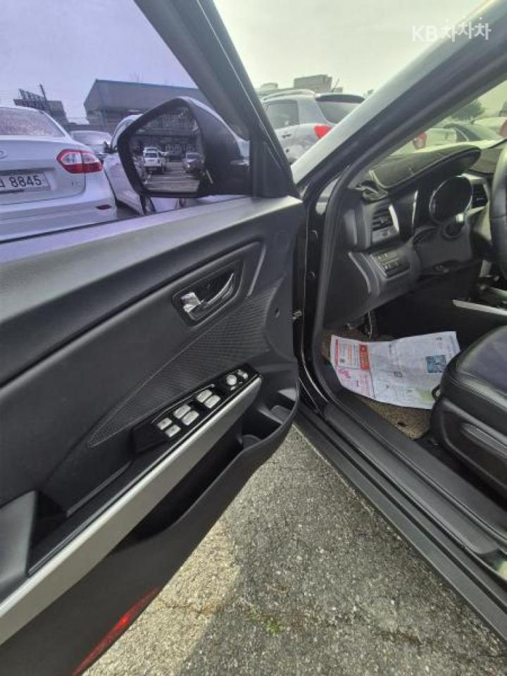 KG Mobility (Ssangyong) Tivoli Gasoline LX Premium Type 6