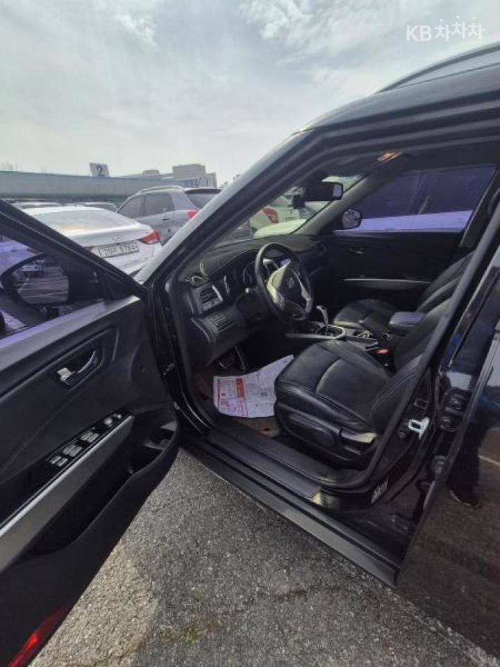 KG Mobility (Ssangyong) Tivoli Gasoline LX Premium Type 7