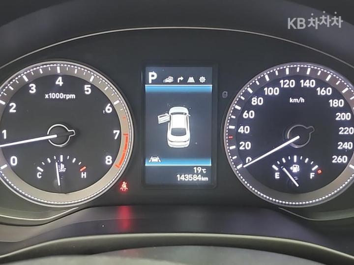 Hyundai Grandeur IG 3.0 LPi Exclusive Base Type 7