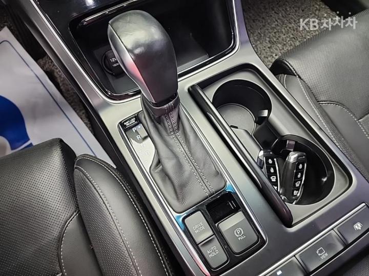 Hyundai Grandeur IG 3.0 LPi Exclusive Base Type 9