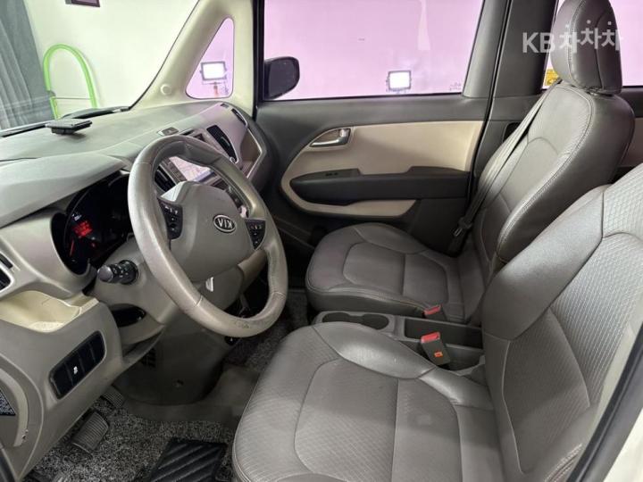 Kia Ray 1.0 Gasoline Luxury 10