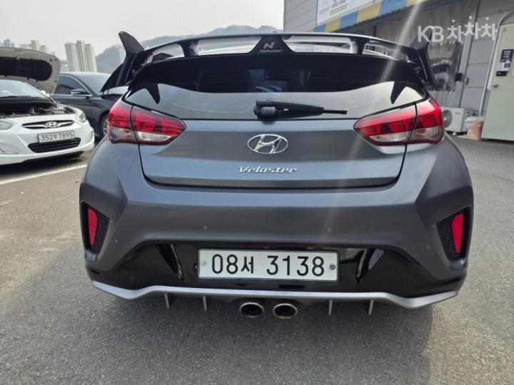 Hyundai Veloster JS 1.6 T-GDi Sport Core 7